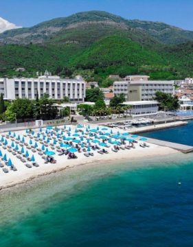 CARINE HOTEL DELFIN